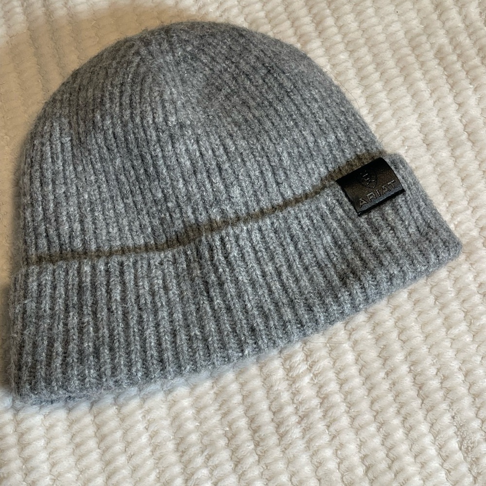 Ariat‎ Gray Ribbed Knit Beanie